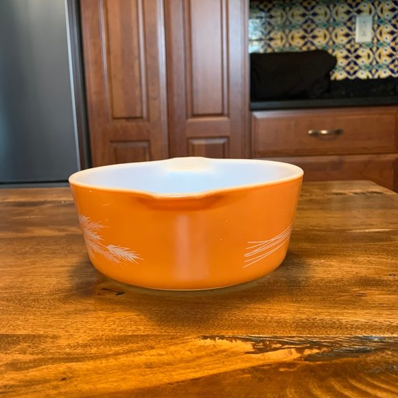 Vintage 1980s Pyrex Autumn Harvest 472-B, 750 ml (3 cup) Handled Dish - Picture 2 of 11